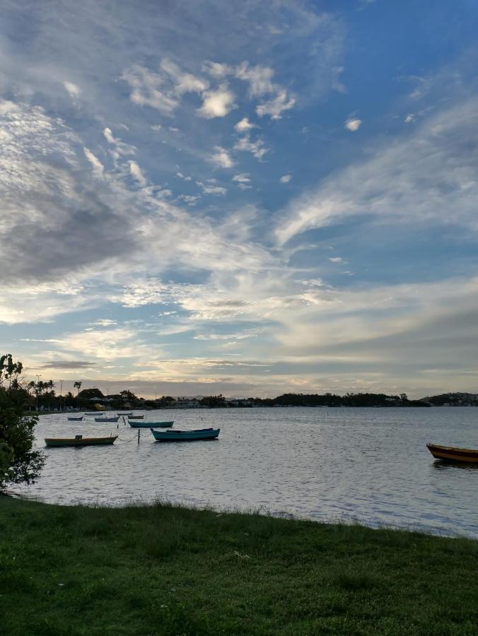 Suites Para Casais Na Praca Oswaldo Cruz Cabo Frio Exteriör bild