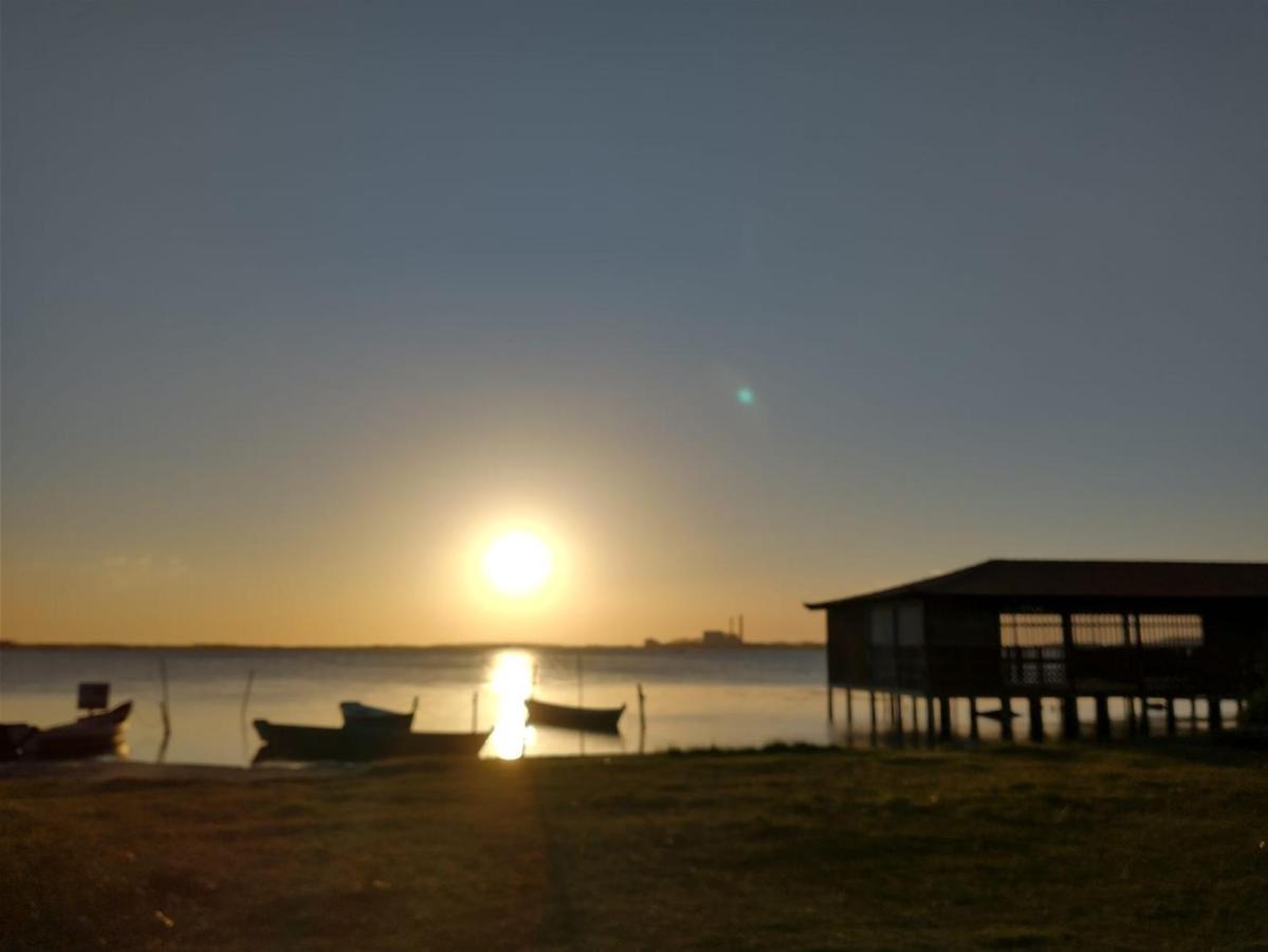 Suites Para Casais Na Praca Oswaldo Cruz Cabo Frio Exteriör bild